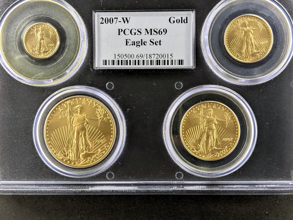 2007-W Gold Eagle set has been slabbed and graded by PCGS MS69.