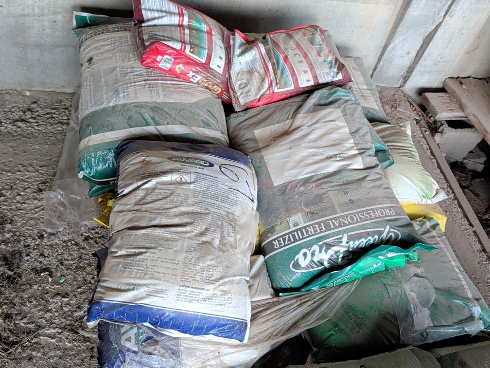 Lawn fertilize