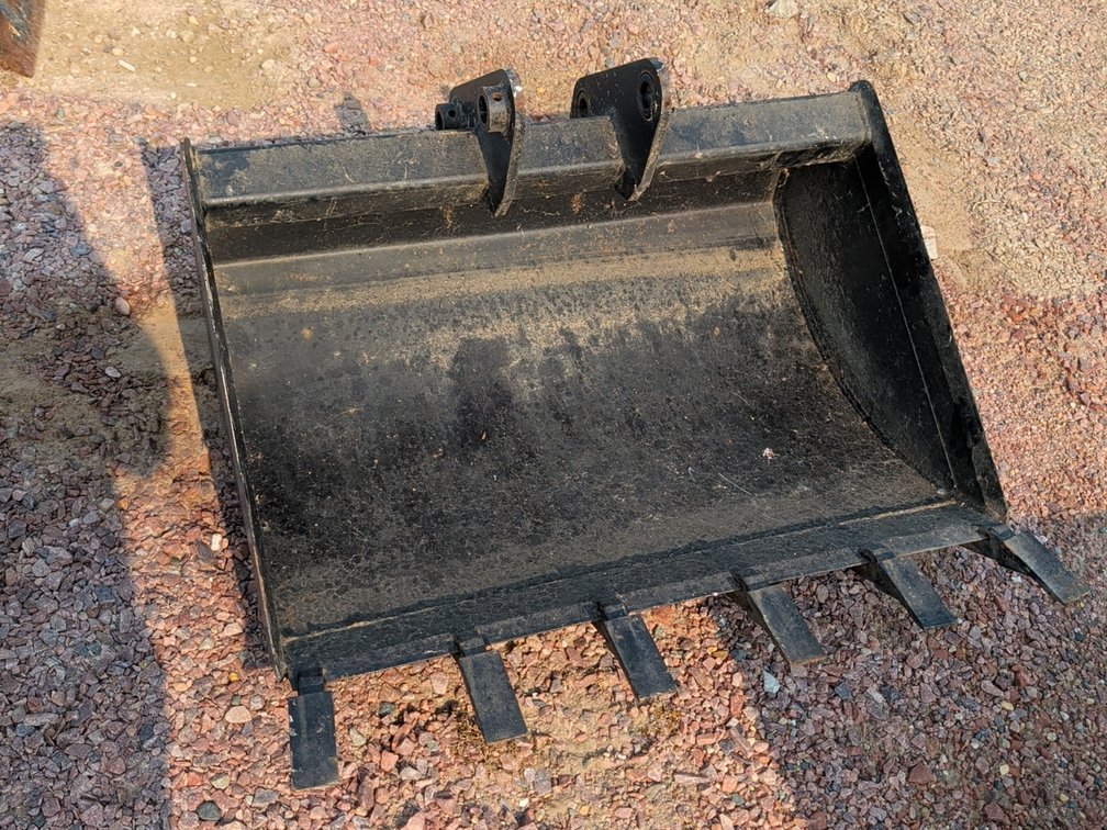 3' mini excavator bucket-Like new