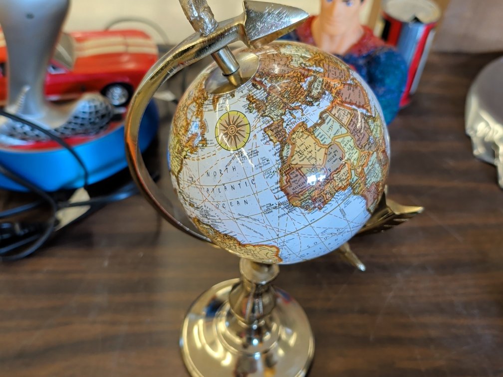 Mini tabletop globe
