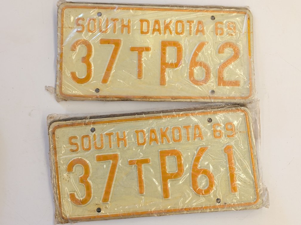 1969 SD consecutive license plates sets