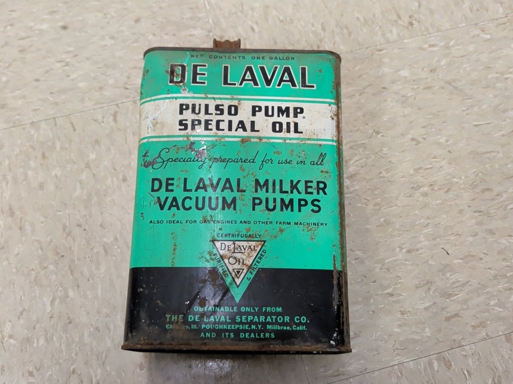 DeLaval 1 gal. Oil can