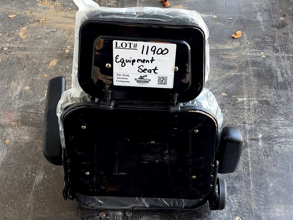 Luxury Equipment Seat