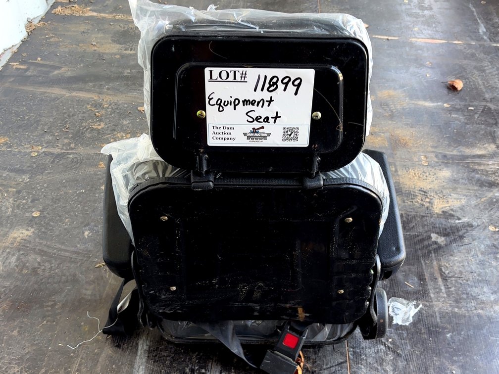Luxury Equipment Seat