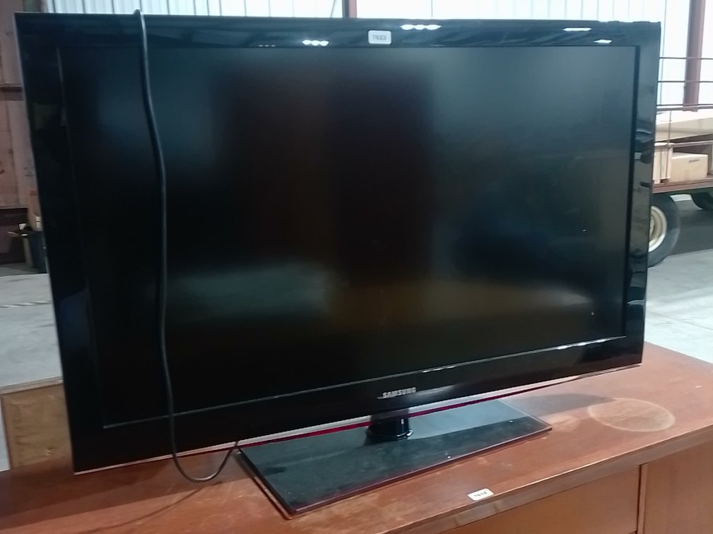 46 Inch SAMSUNG TV