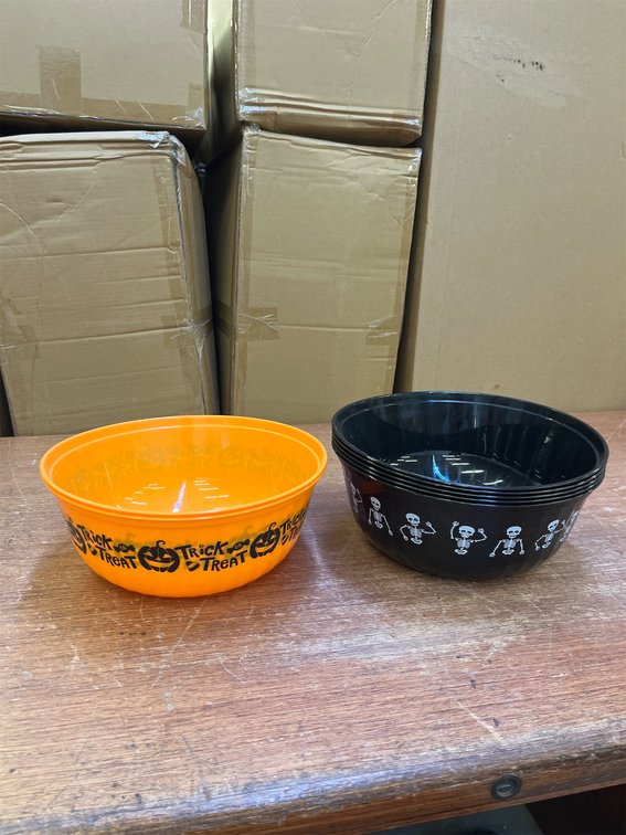 7 pack of Halloween Bowls