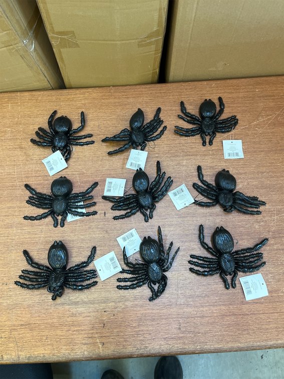 9pk of Halloween Spiders