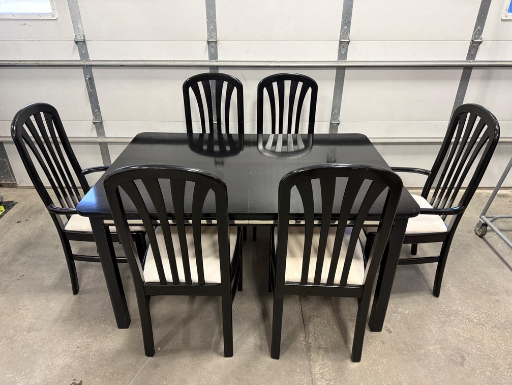 Image for West Fargo Fall Store Returns + Consignments!