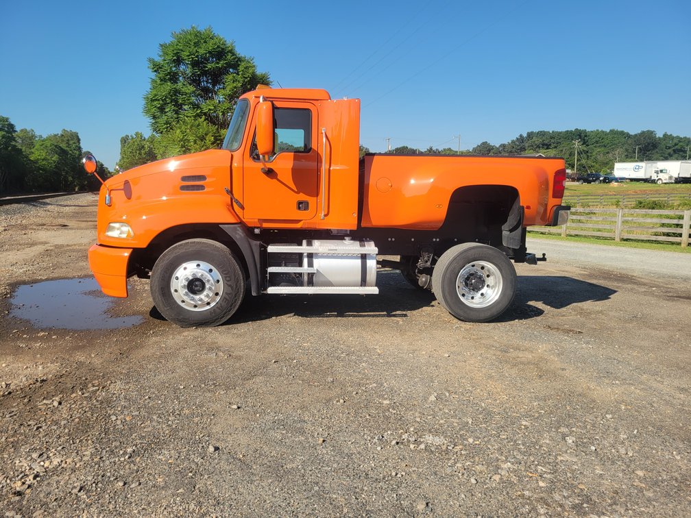 2005 Mack Vision CNX613 (refurbished and retrofitted as novelty pick-up) 