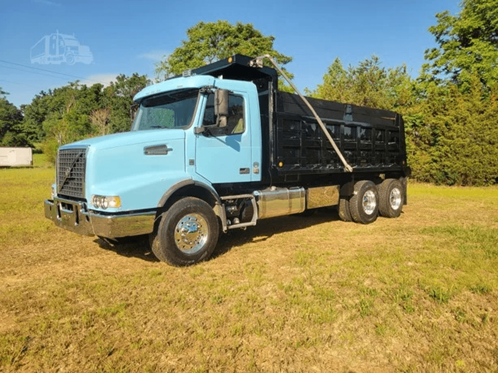 2015 Volvo Tandem Dump