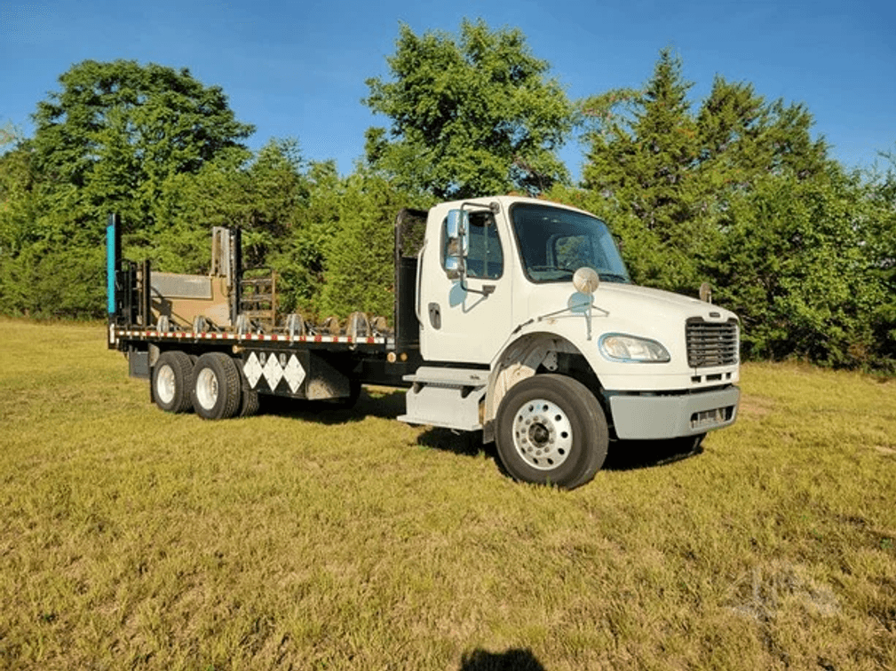 2013 Freightliner M2 106 Flatbed w/ Lift Gate