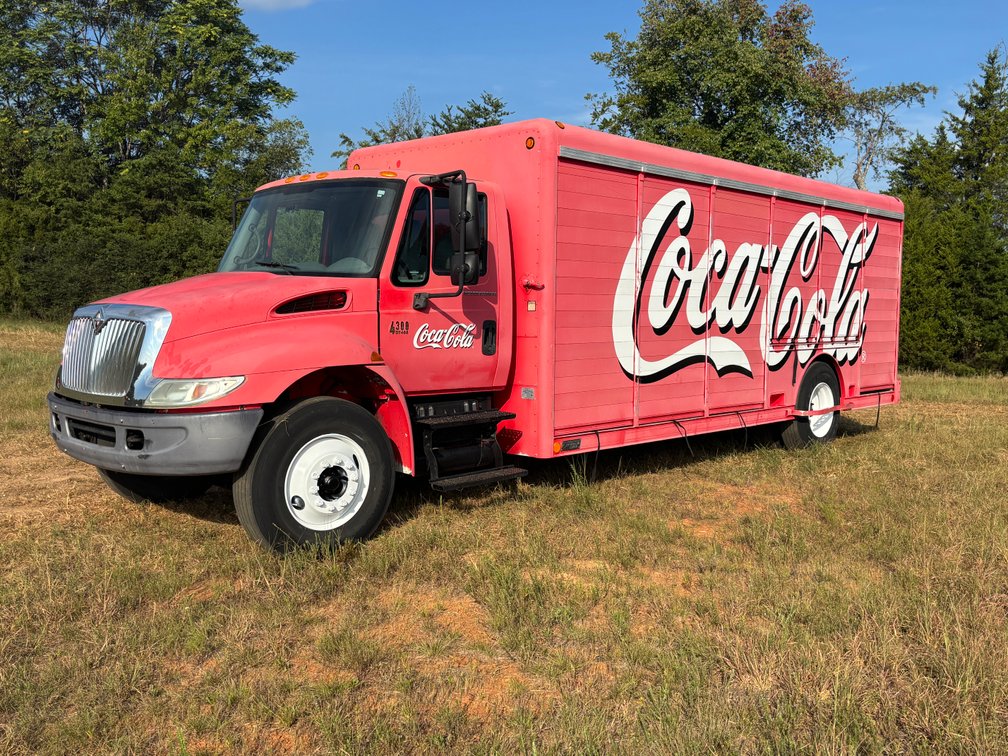 2004 International 4300 Beverage Truck
