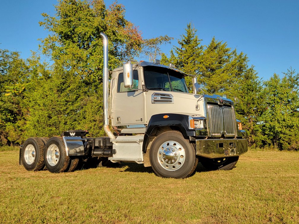 2016 Western Star 4700 Day Cab