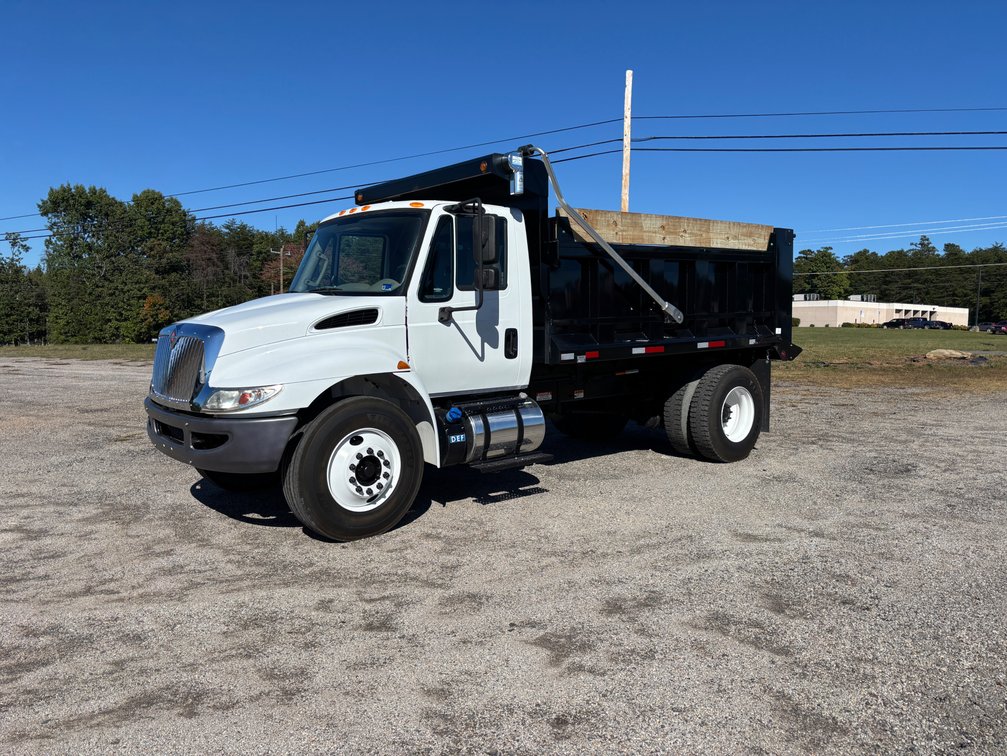 2018 International 4300 Dump Truck
