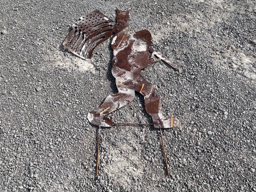 METAL PATRIOTIC BIGFOOT YARD SILHOUTTE