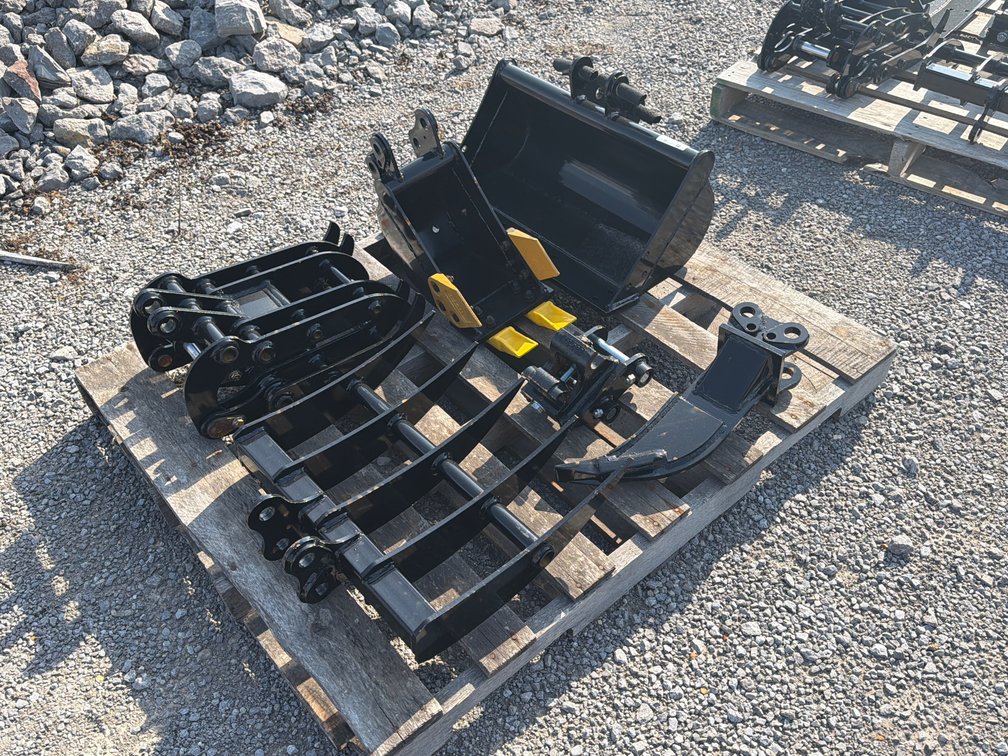LOT OF MISC MINI EXCAVATOR ATTACHMENTS