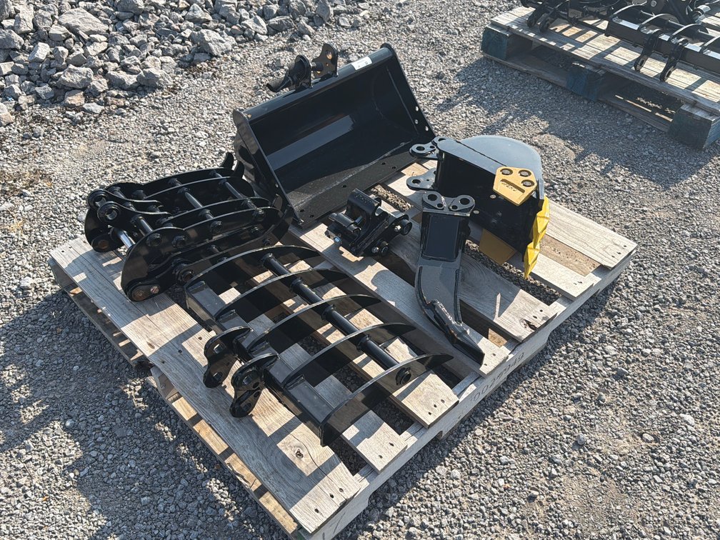 LOT OF MISC MINI EXCAVATOR ATTACHMENTS
