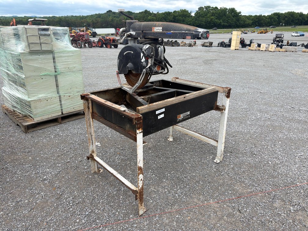DEWALT 3521 VINTAGE RADIAL ARM SAW