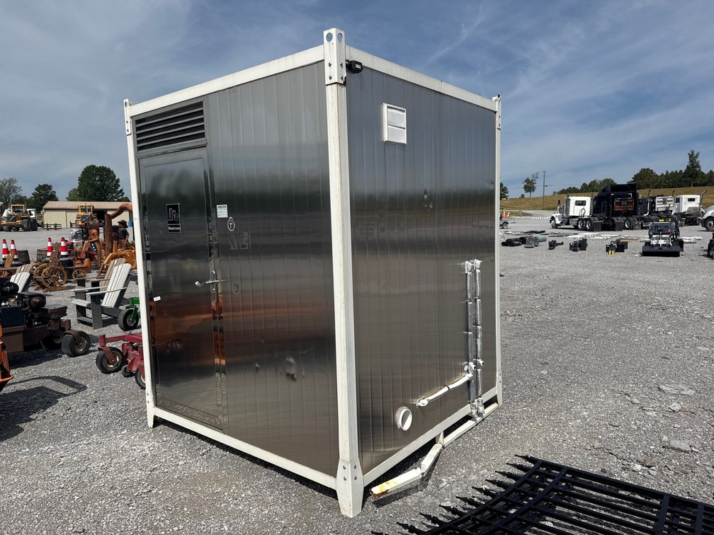PORTABLE RESTROOM