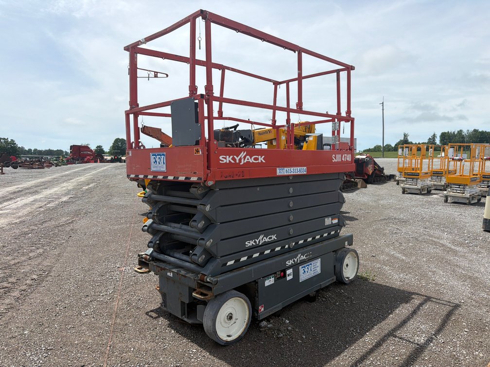 SKYJACK SJIII4740 SCISSOR LIFT