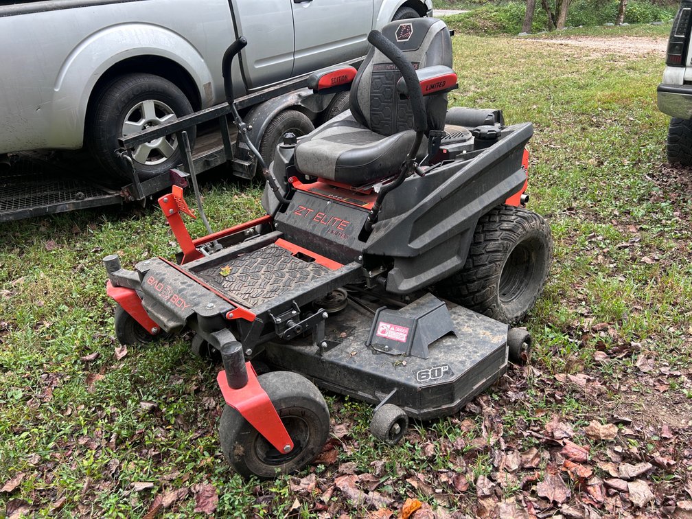 BADBOY ZT ELITE MOWER
