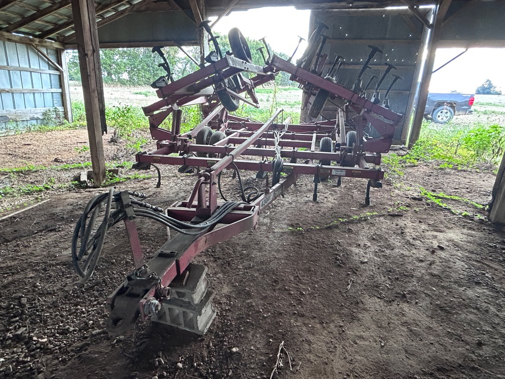 CASE 4300 FIELD CULTIVATOR
