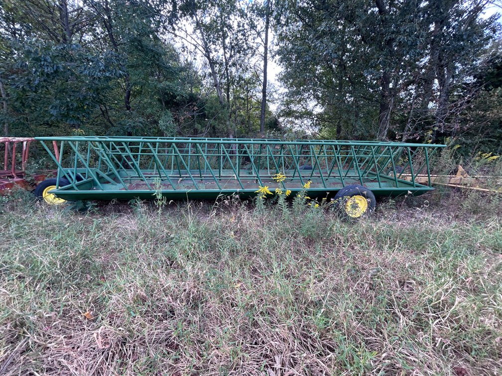 FEEDER WAGON