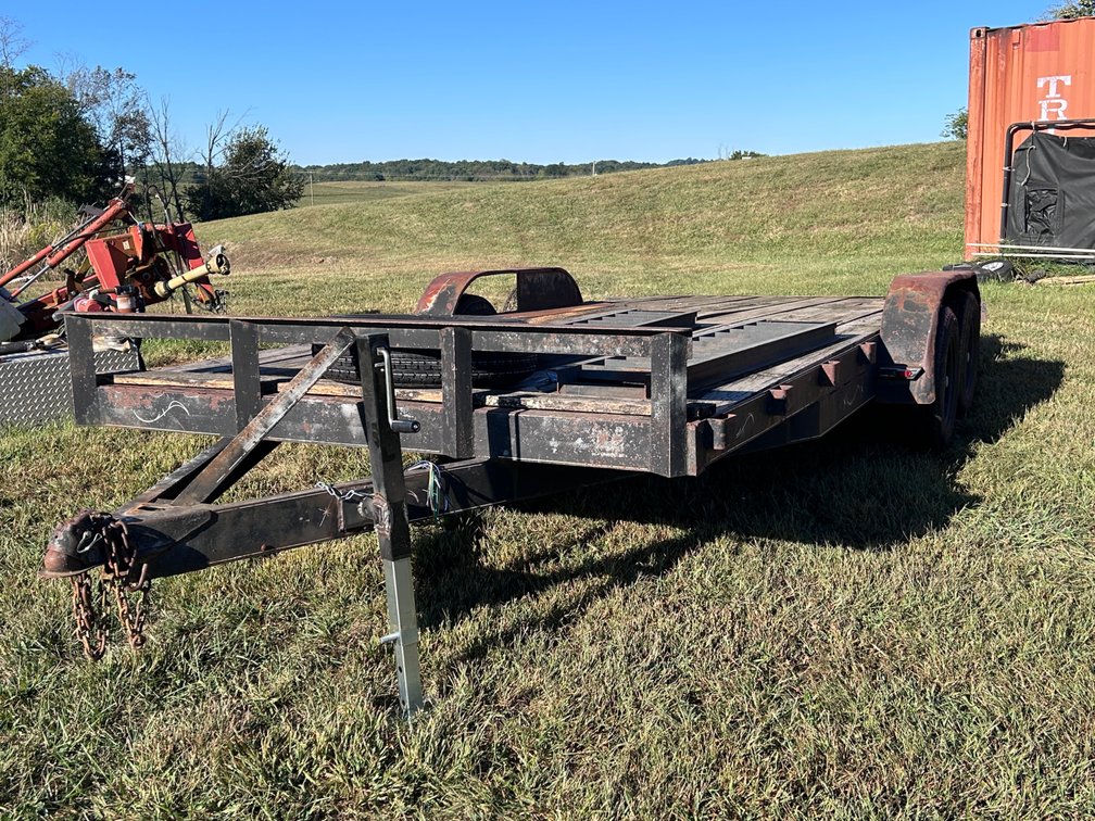 18’ TRAILER