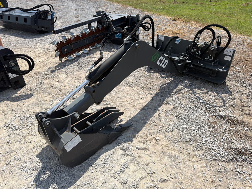 CID BACKHOE ATTACH