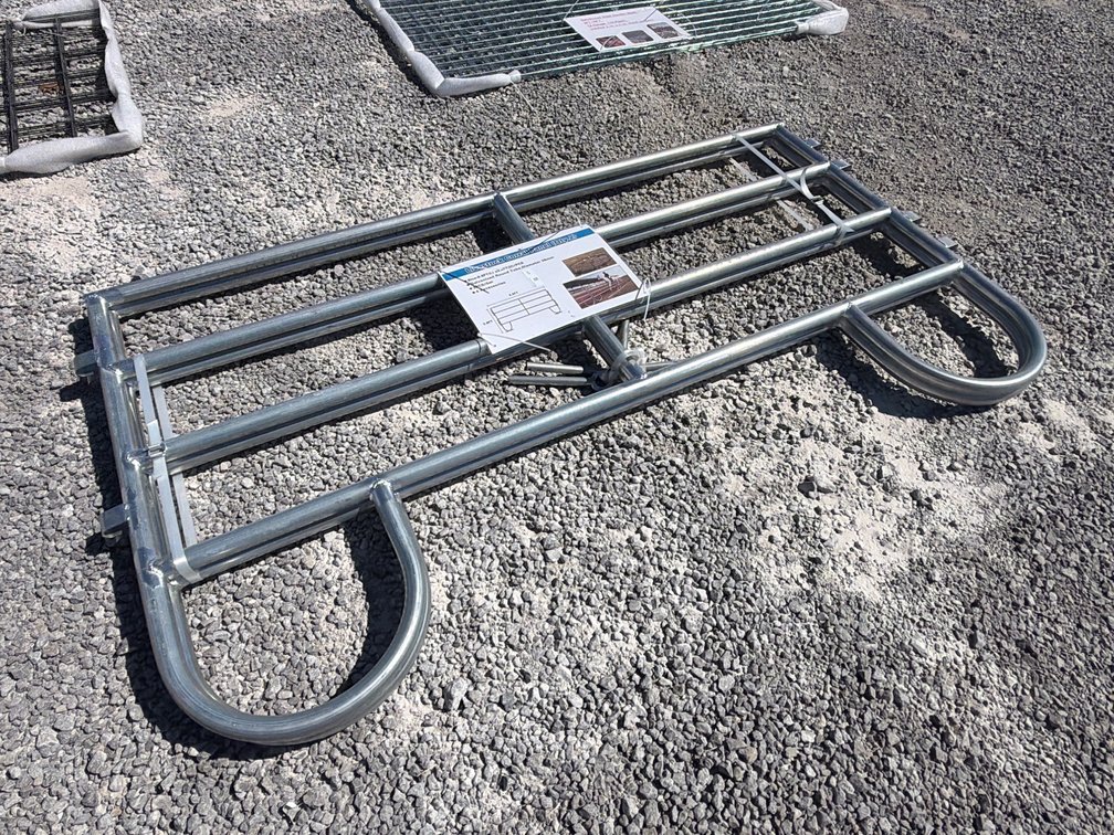 LOT OF (2) LIVESTOCK CORRAL PANELS