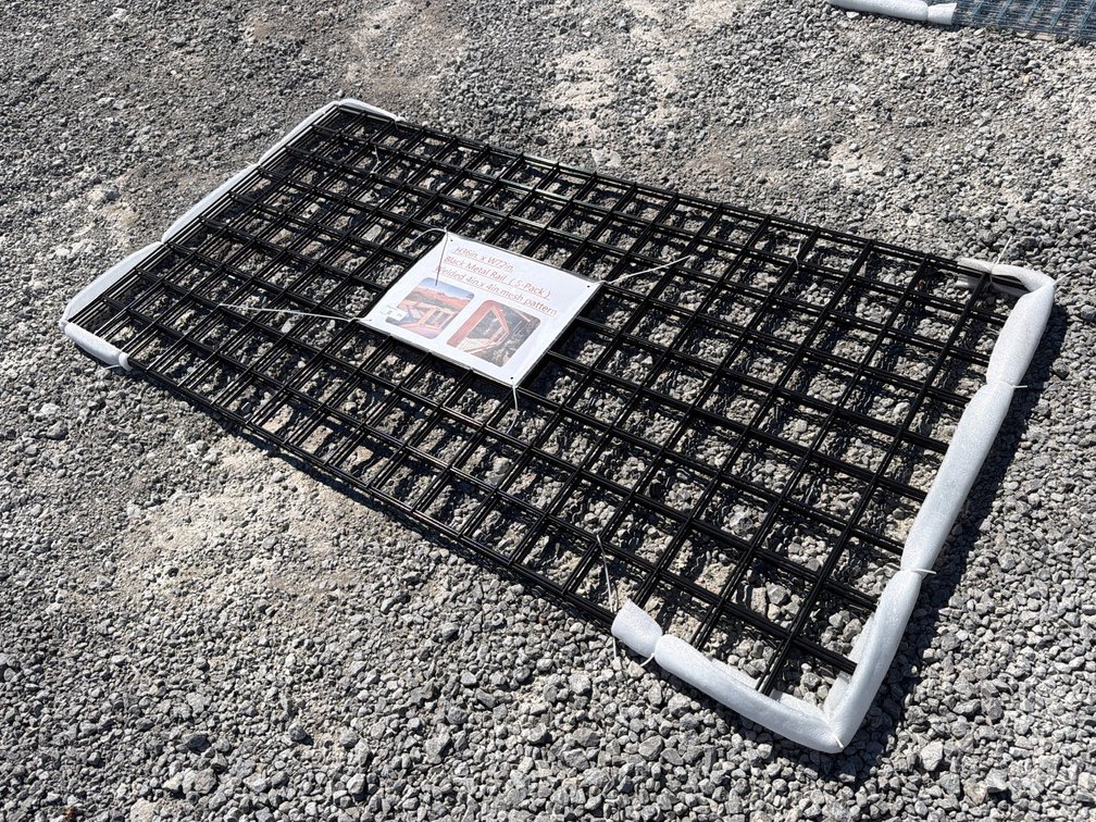 BLACK METAL RAIL