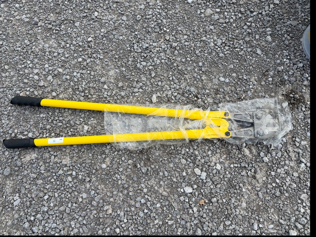 BOLT CUTTER