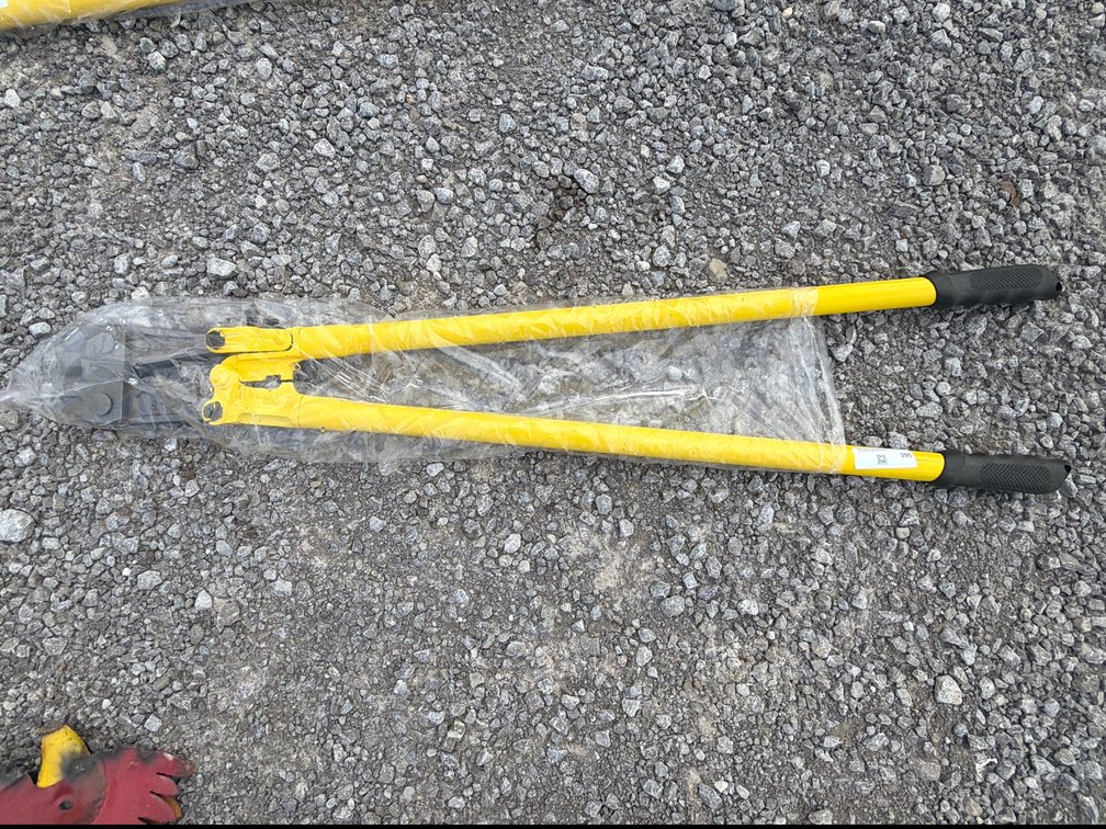BOLT CUTTERS