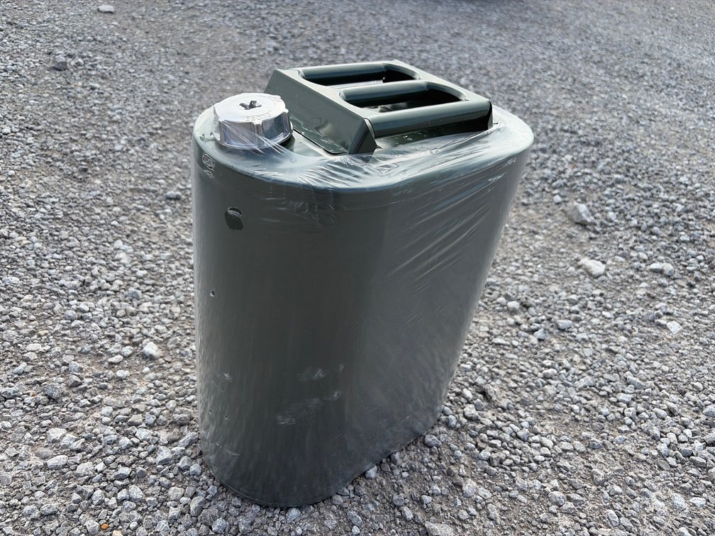 METAL GAS CAN