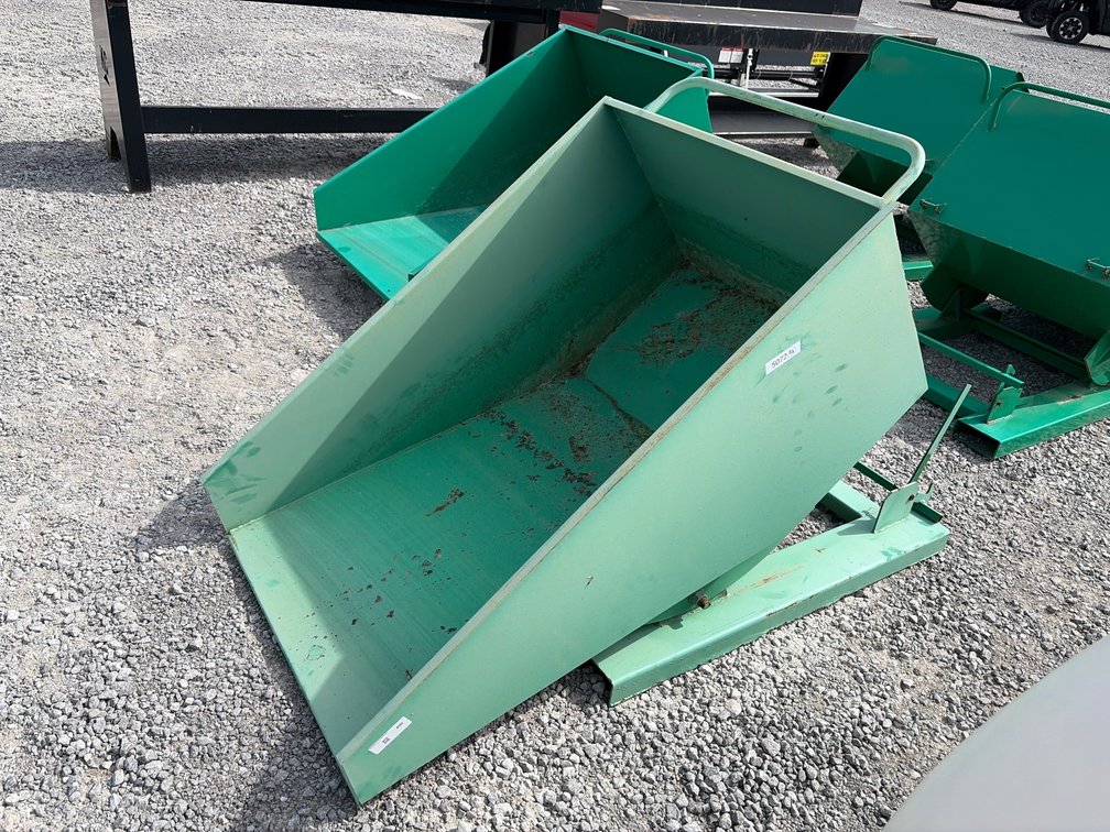 SELF DUMPING HOPPER