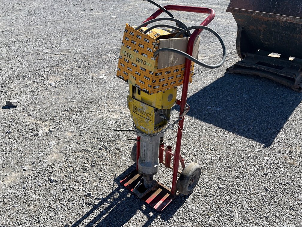 BOSCH BRUTE BH2760VCB 15 AMP ELECTRIC DEMO BREAKER HAMMER