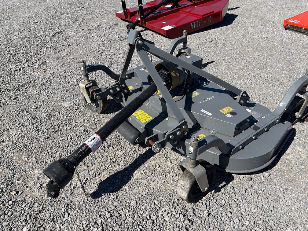 TITAN IMPLEMENTS FINISHING MOWER
