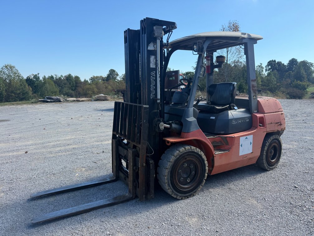 TOYOTA FORKLIFT