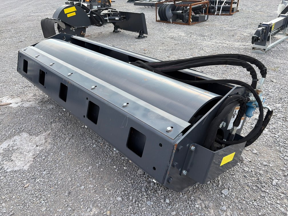 SMOOTH DRUM ROLLER