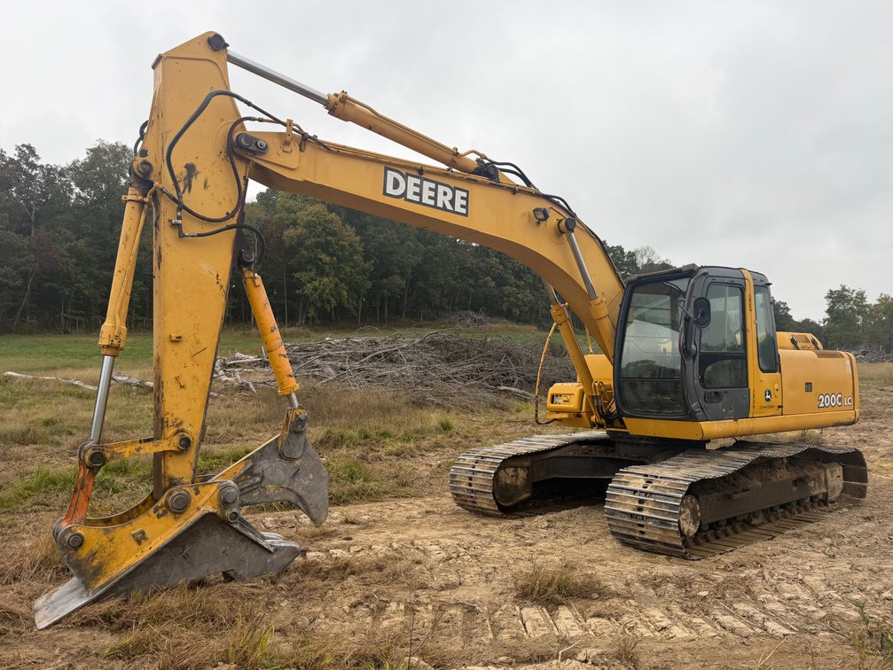 DEERE 200C LC HYD EXCAVATOR