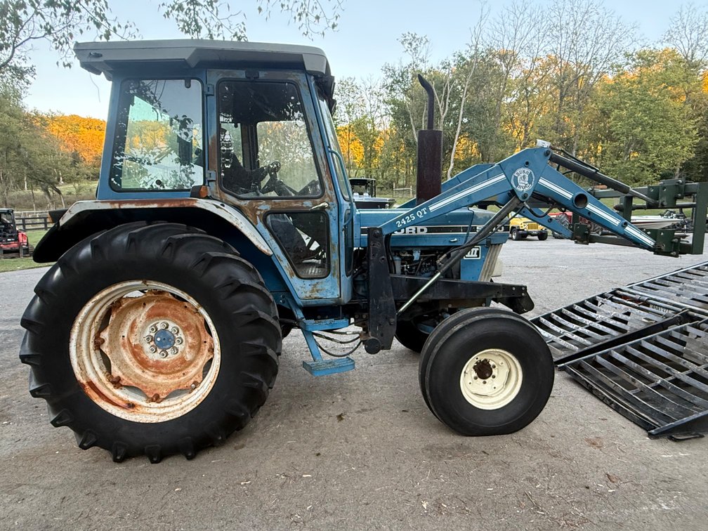 FORD 5610 FARM TRACTOR