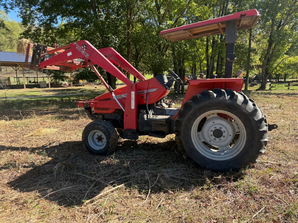 FERGUSON 4225 FARM TRACTOR