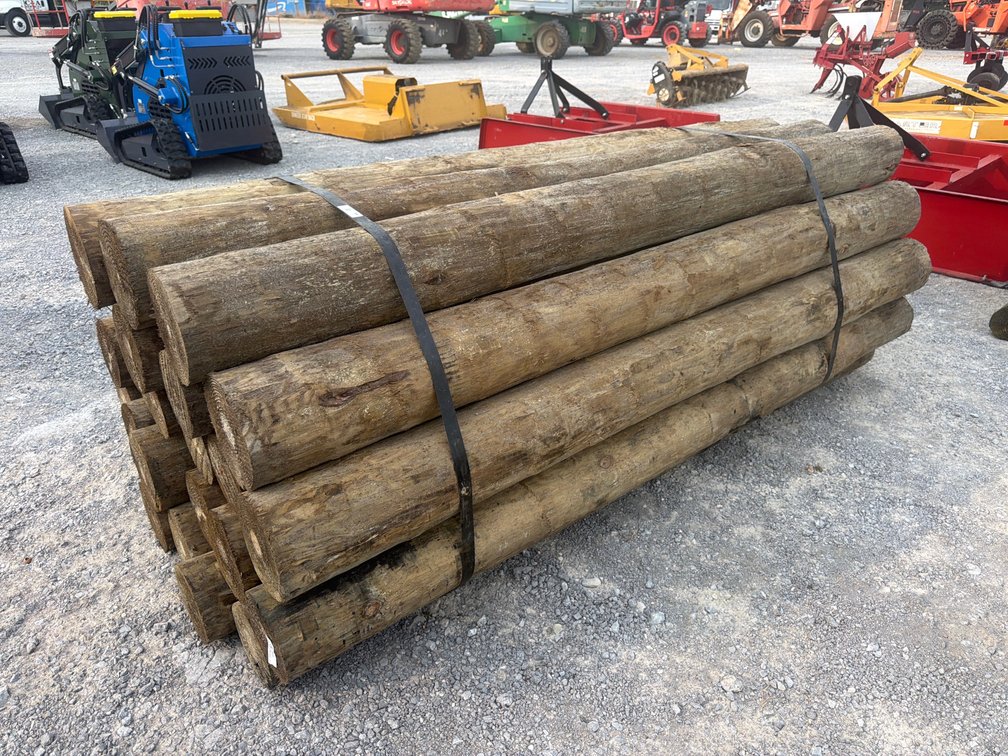 BUNDLE OF (25) WOODEN POSTS