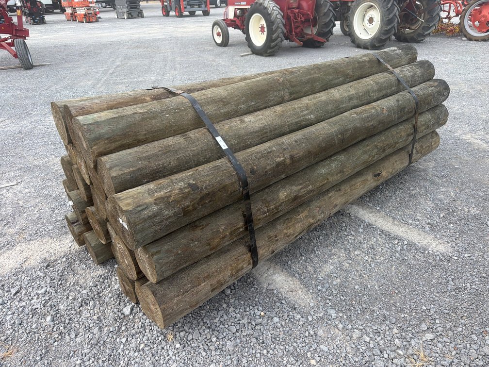 BUNDLE OF (25) WOODEN POSTS