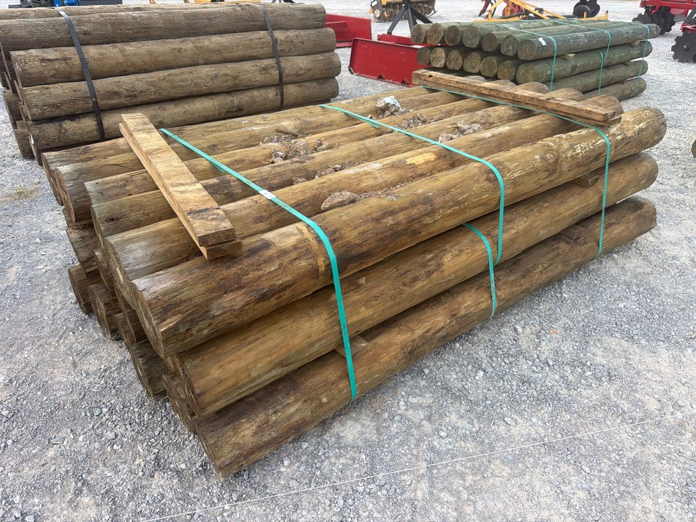 BUNDLE OF (18) WOODEN POSTS