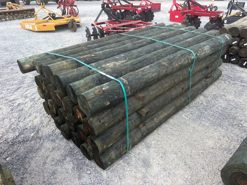 BUNDLE OF (28) WOODEN POSTS