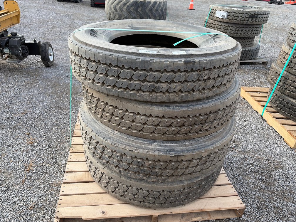 LOF OF (4) RETREAD FALKEN 11R24.5 TIRES