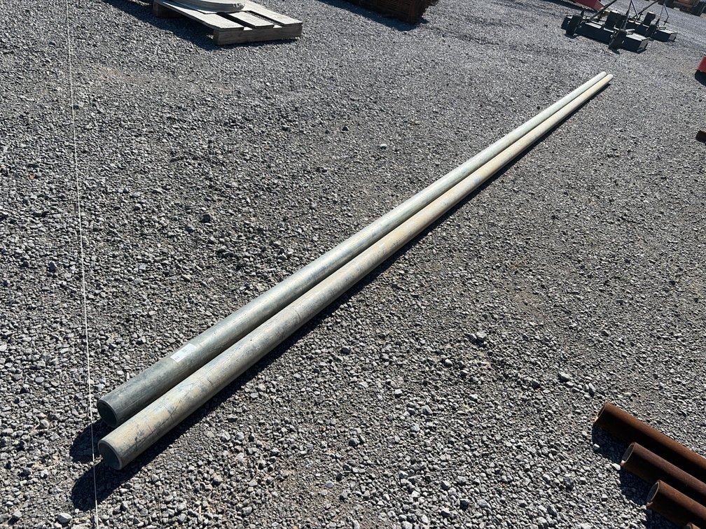 LOT OF (2) METAL PIPES