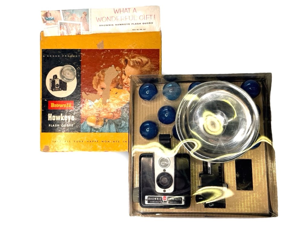 Kodak Brownie Hawkeye Flash Outfit Camera Set