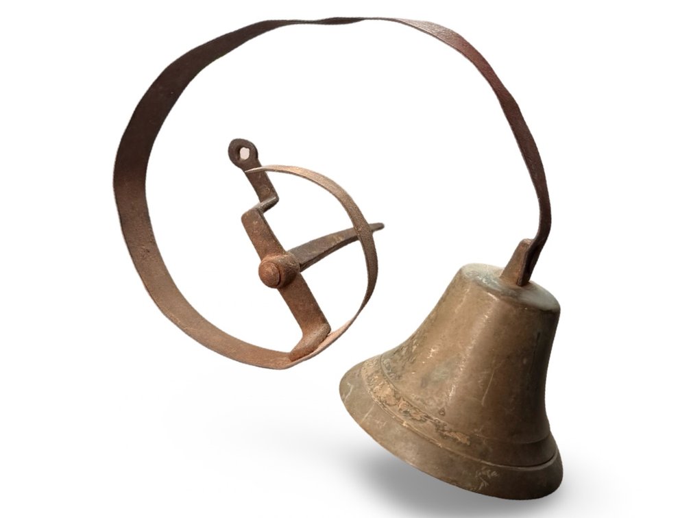 Cast Metal Spring Door Bell with Iron Mounting Bracket